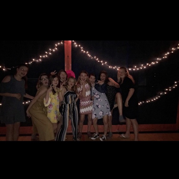 Meet your Posher, Jennifer - Picture 1 of 1